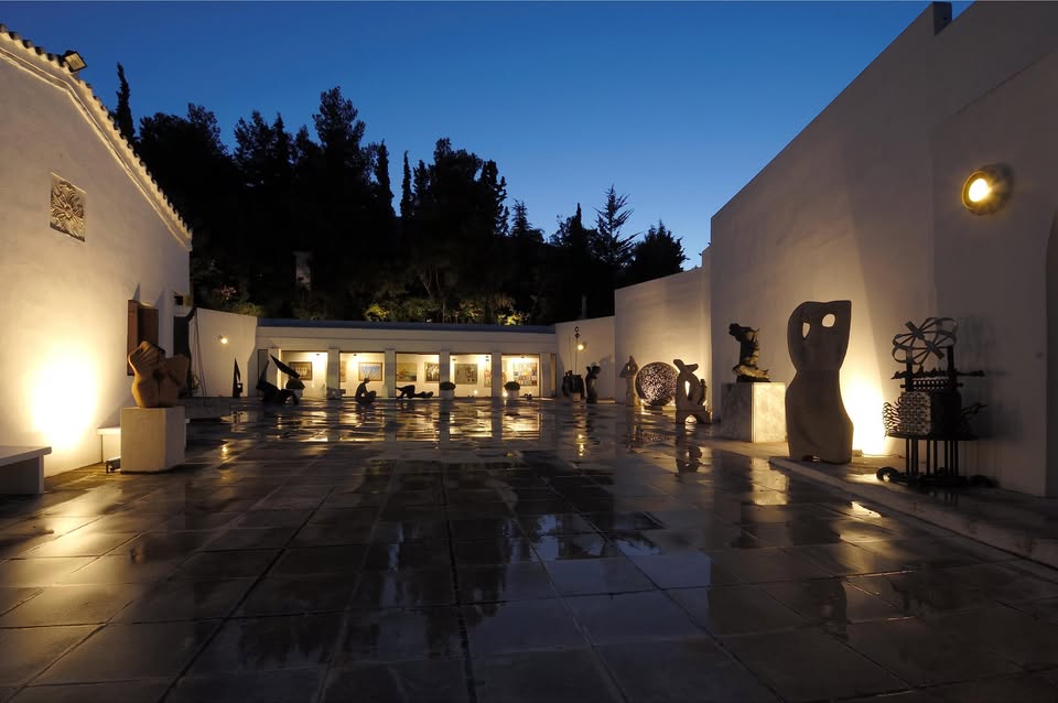 Vorres Museum Gardens Patio principal
