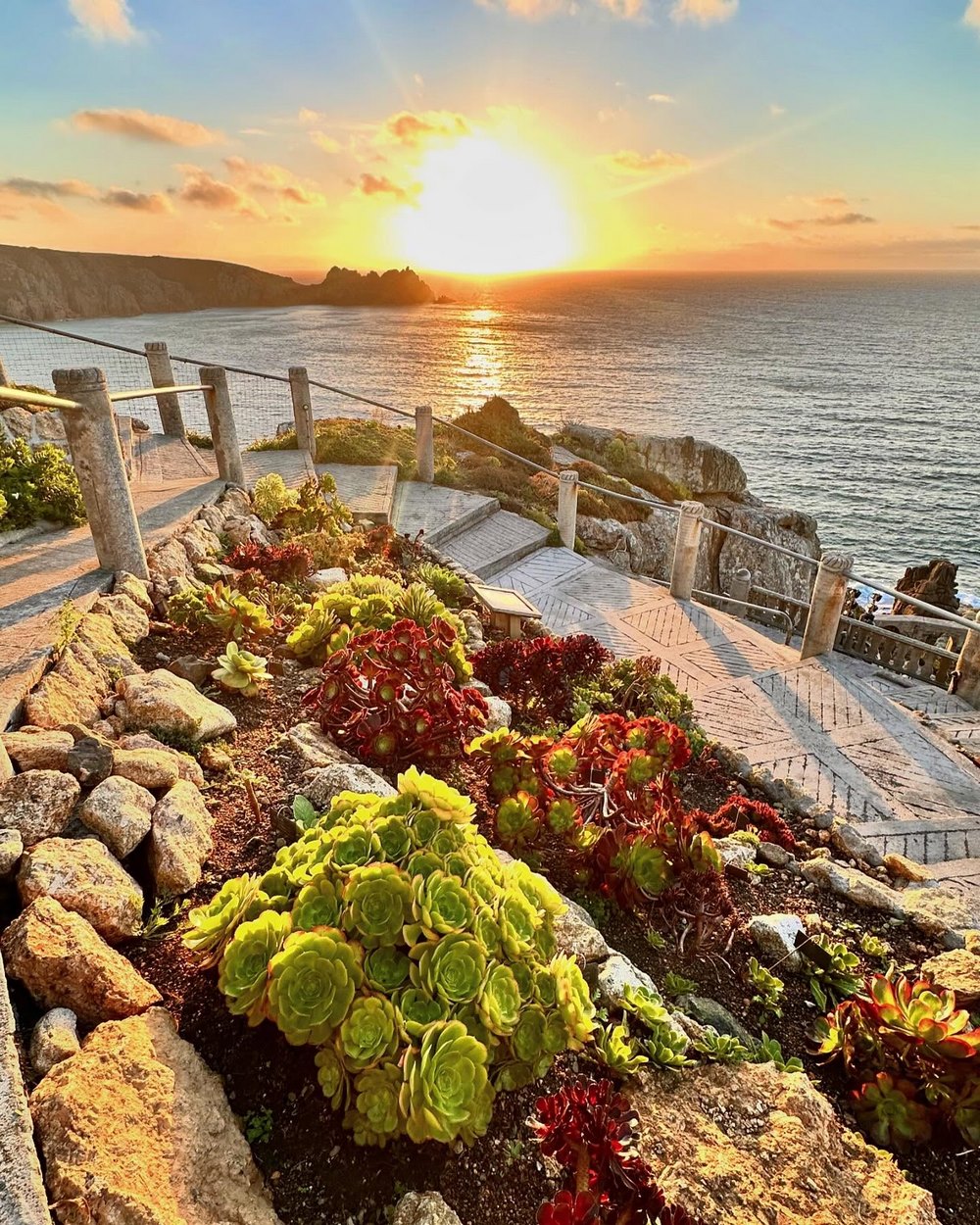 Avec vue sur le jardin et la mer: théâtre Minack