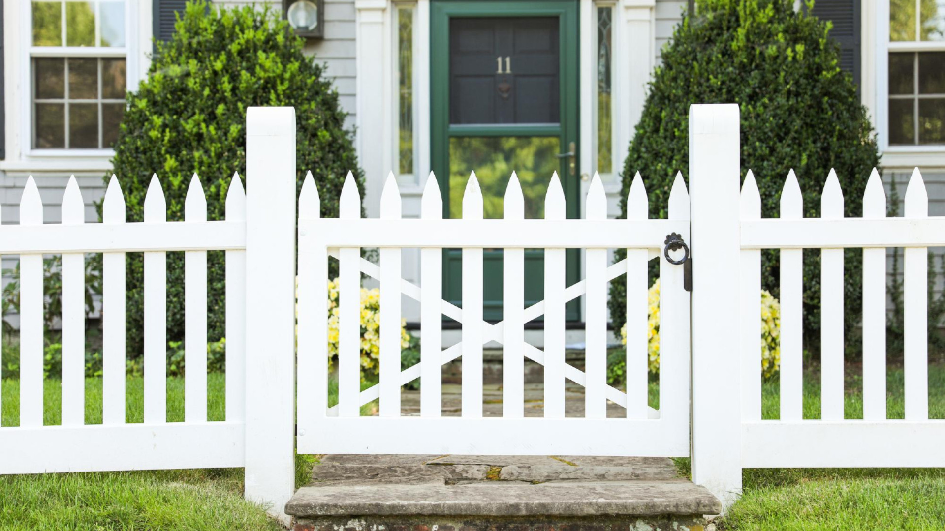 Petit jardin, grand effet : optimiser l’espace avec un portail adapté