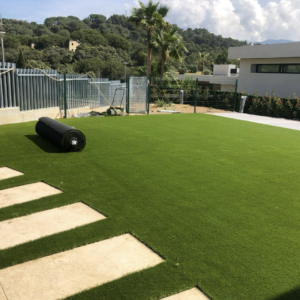 Boom dans l'installation de gazon artificiel : le service le plus demandé par Puntal